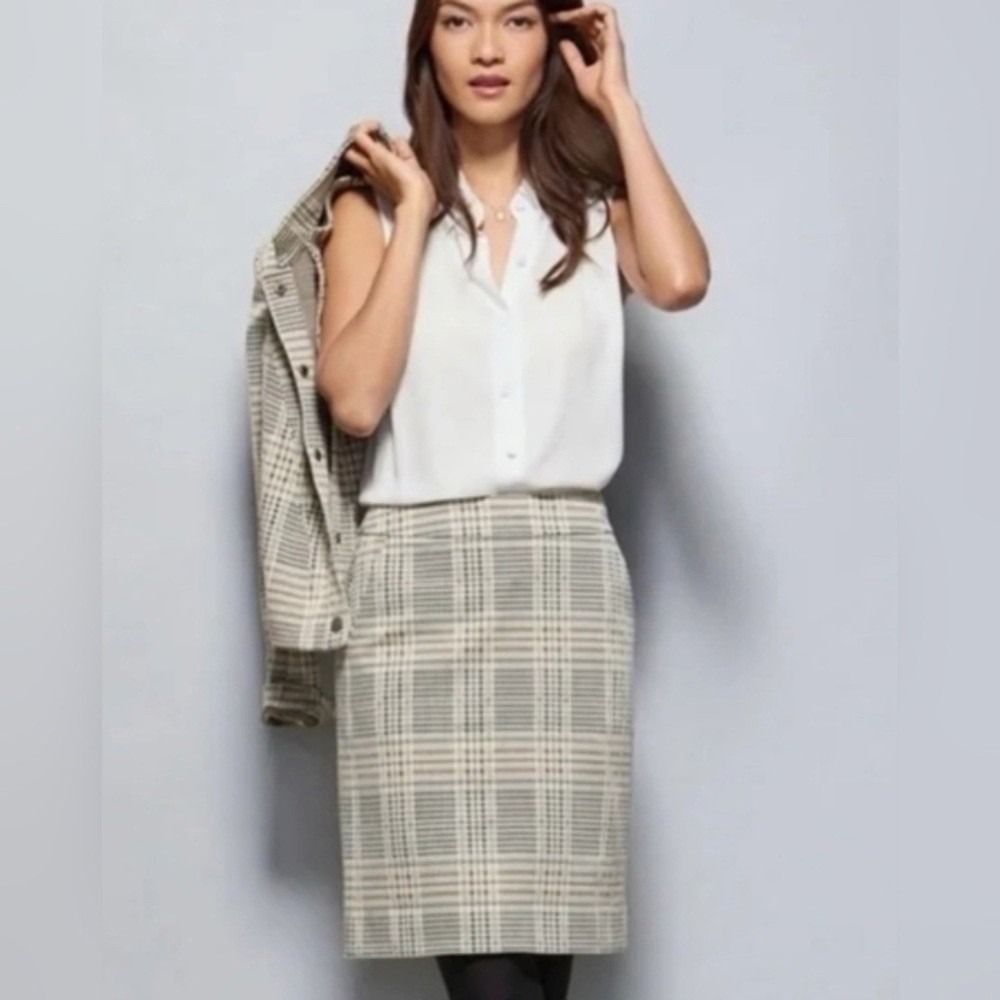 Cabi New Travel Skirt #4580 Multi Beige gold plaid 4 Was $99 - Picture 2 of 8